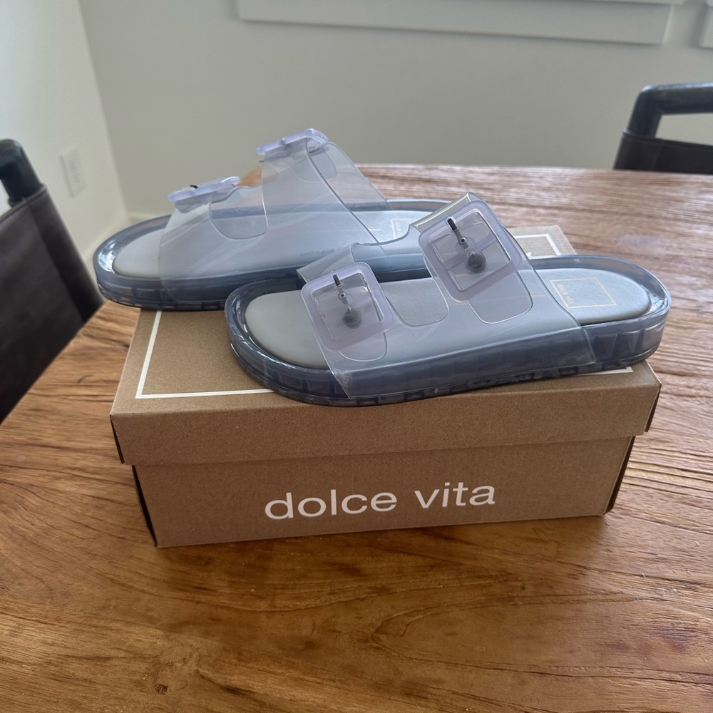 Dolce Vita Julio “Jelly” sandal - women’s size 9